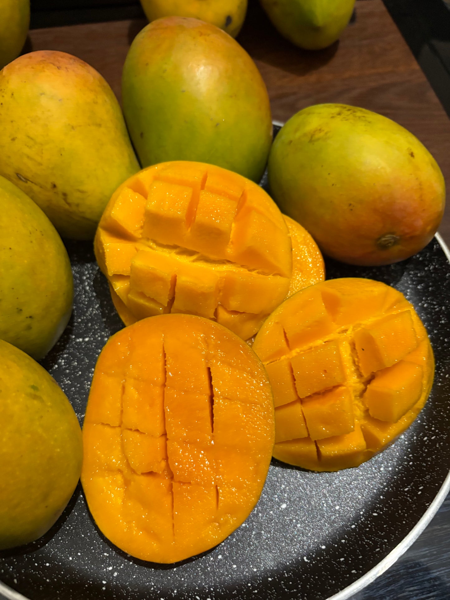 Alphonso Mangoes (1 Dozen, 4 Kgs)